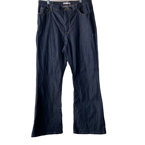Lee Classic Fit at the Waist Dark Wash Bootcut Jeans w Embellished Back Pockets - Picture 1 of 11